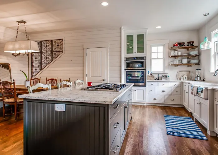 Modern Gearhart Getaway, Walk To Beach & Downtown!